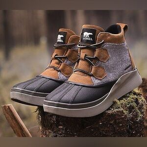 OUT N ABOUT™ IV Classic Women's Waterproof Boot Sz: 6 - Color: Taffy, Dove